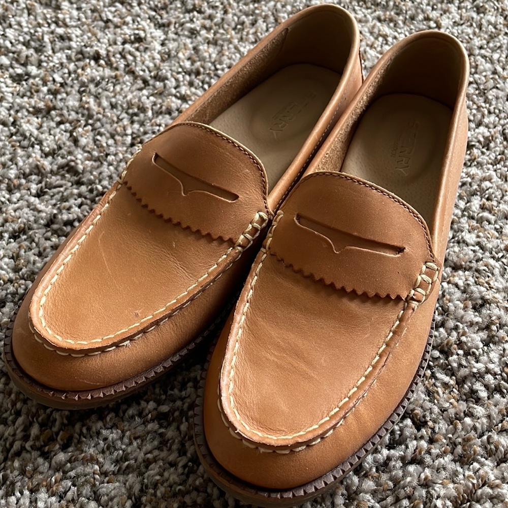Sperry tan/brown Waypoint Penny Loafers Size 7